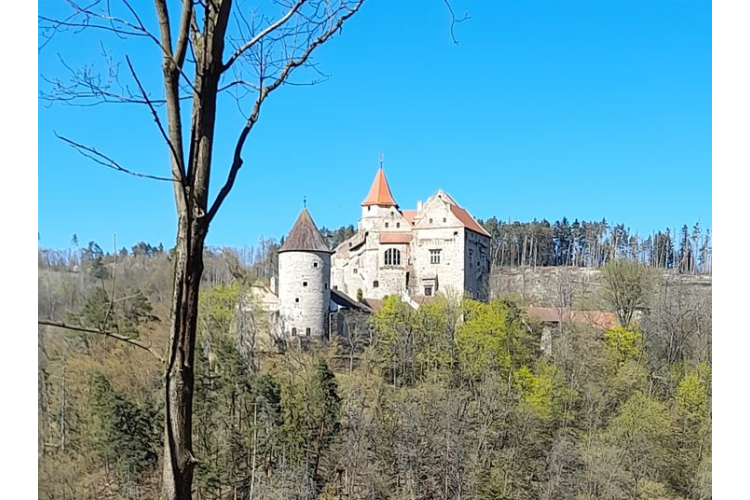 Tradiční podzimní pochod na hrad Pernštejn